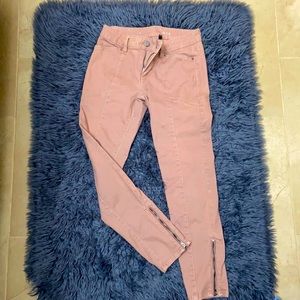 White House Black Marker Skimmer Pants